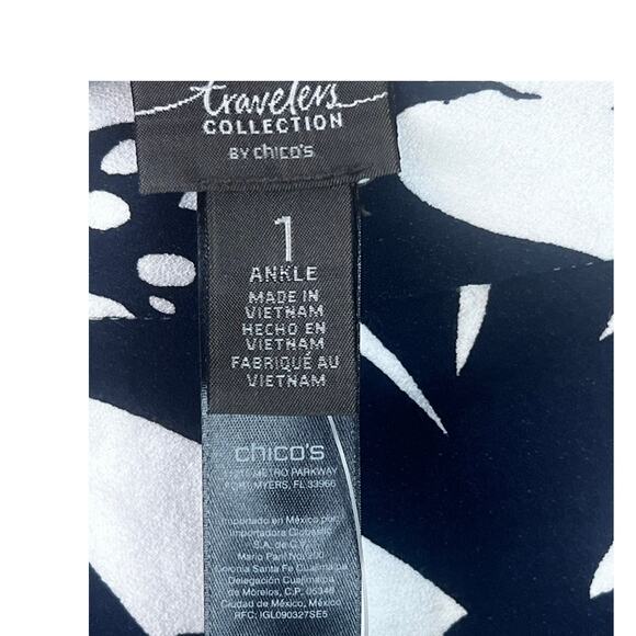 Chico's Traveler's Ankle Pants Size 1 (8-M) Blue White Tropical Floral Crepe - Picture 6 of 7